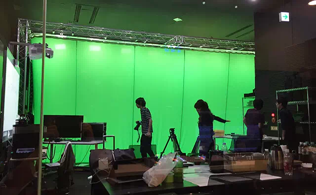 越後屋 高田馬場Aスタジオ にて-360度クロマキー布で覆われました