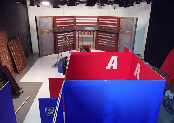 越後屋 浜町Aスタジオ にて-セット組み立て中