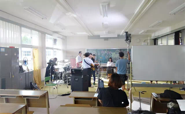 長南東小学校スタジオにて-撮影風景