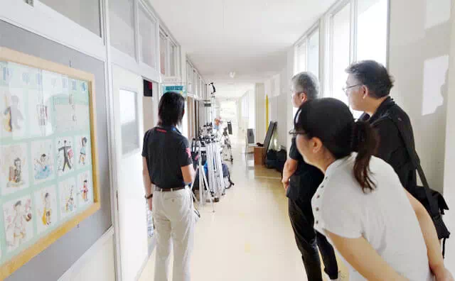 長南東小学校スタジオにて-撮影風景