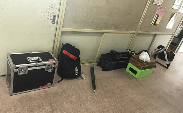 長南東小学校スタジオ 廊下