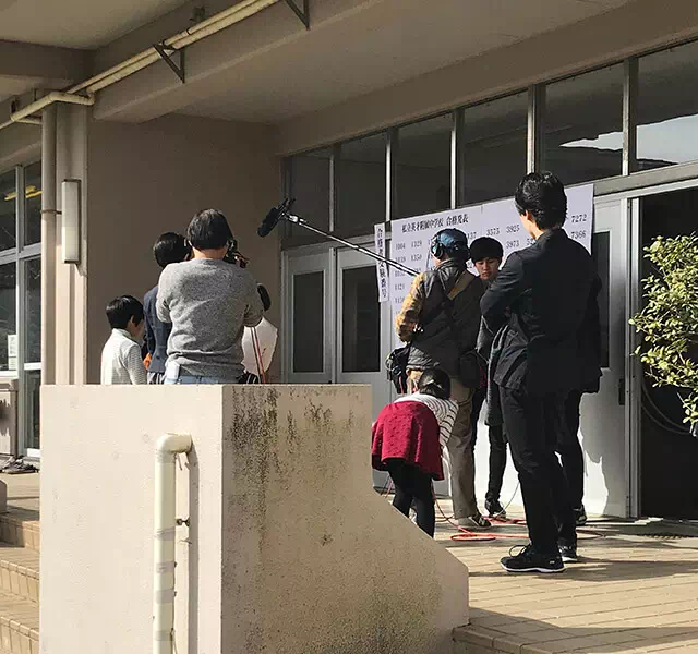 長南東小学校・児童昇降口