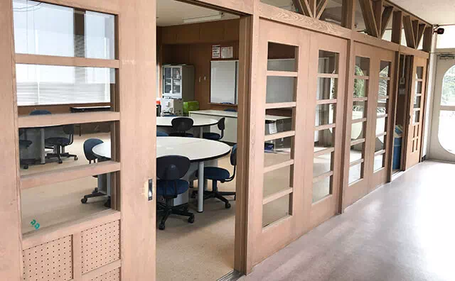 長南東小学校スタジオ パソコン室