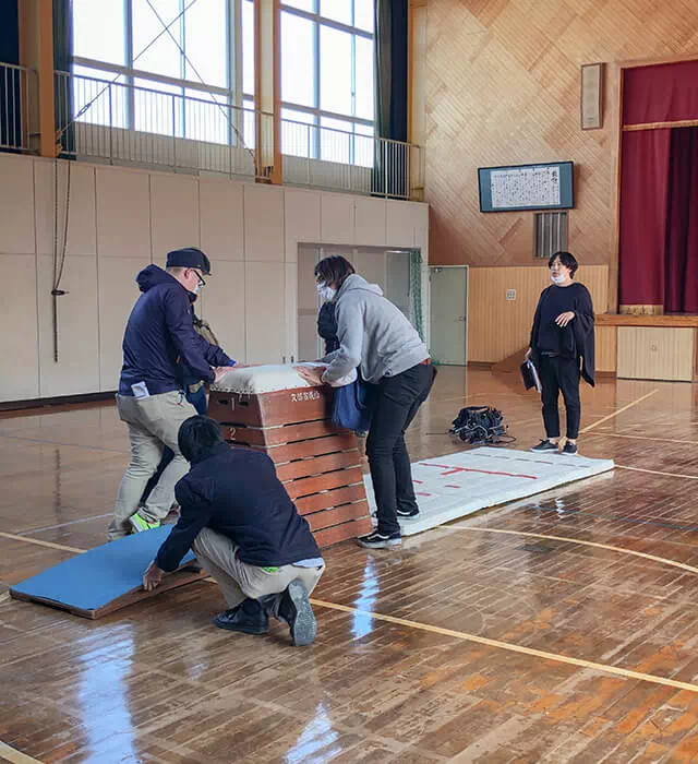長南東小学校スタジオ 昇降口