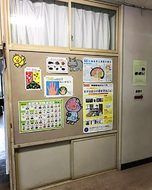 長南東小学校スタジオ 廊下