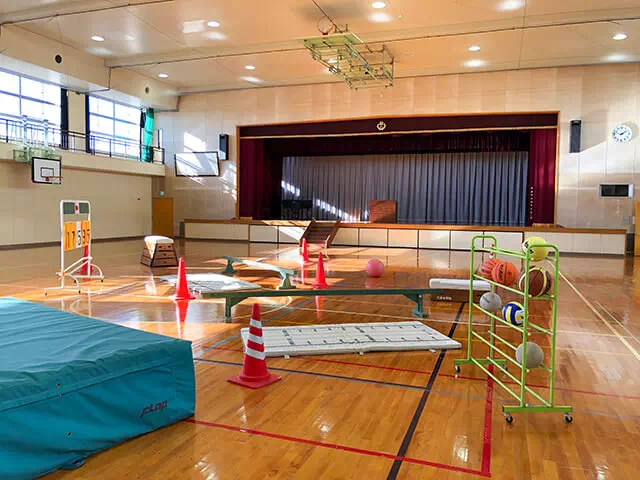 金江津小学校スタジオ 体育館